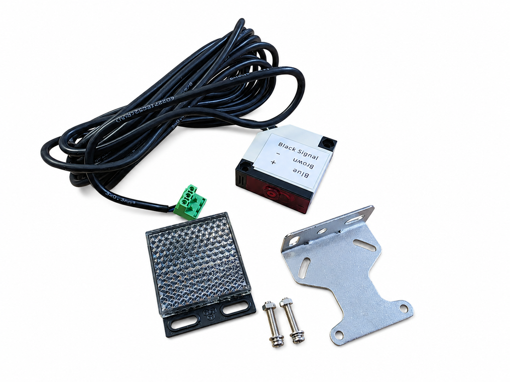 Retro-reflective photoelectric sensor switch